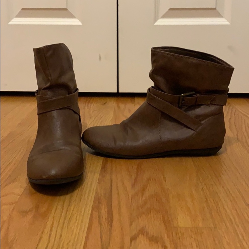 American Eagle boots